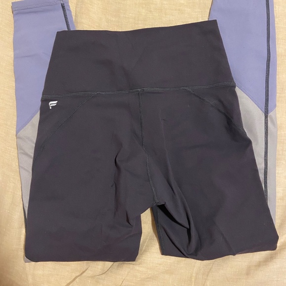 Fabletics Powerhold Leggings | Gray Colorblock | Size S - Picture 3 of 4